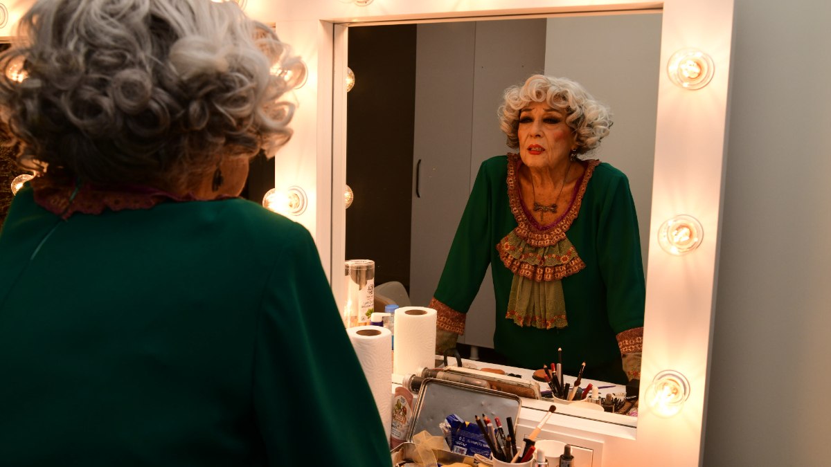 Duayen oyuncu Suna Keskin, sanat yolculuğunun 60’ıncı yılını kutladı