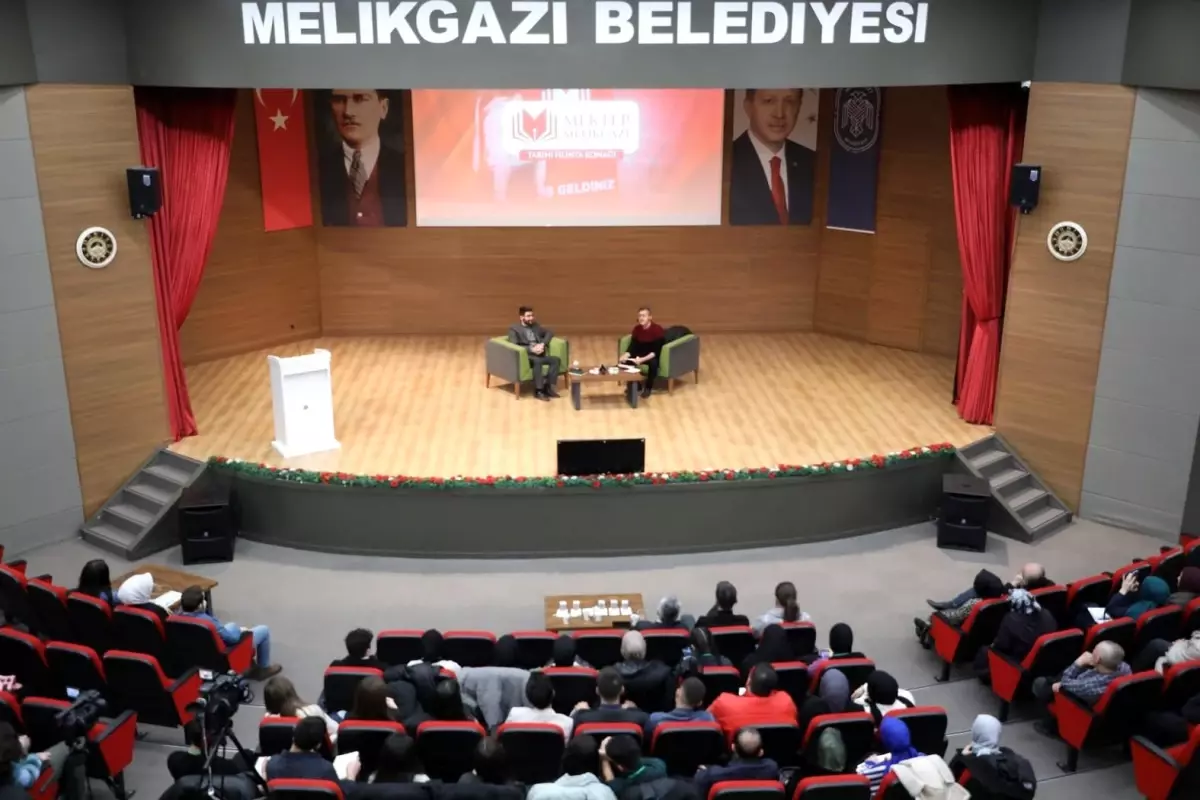 Mektep Melikgazi’de ‘Ahlakın Kaynağı Nedir?’ Konferansı Düzenlendi