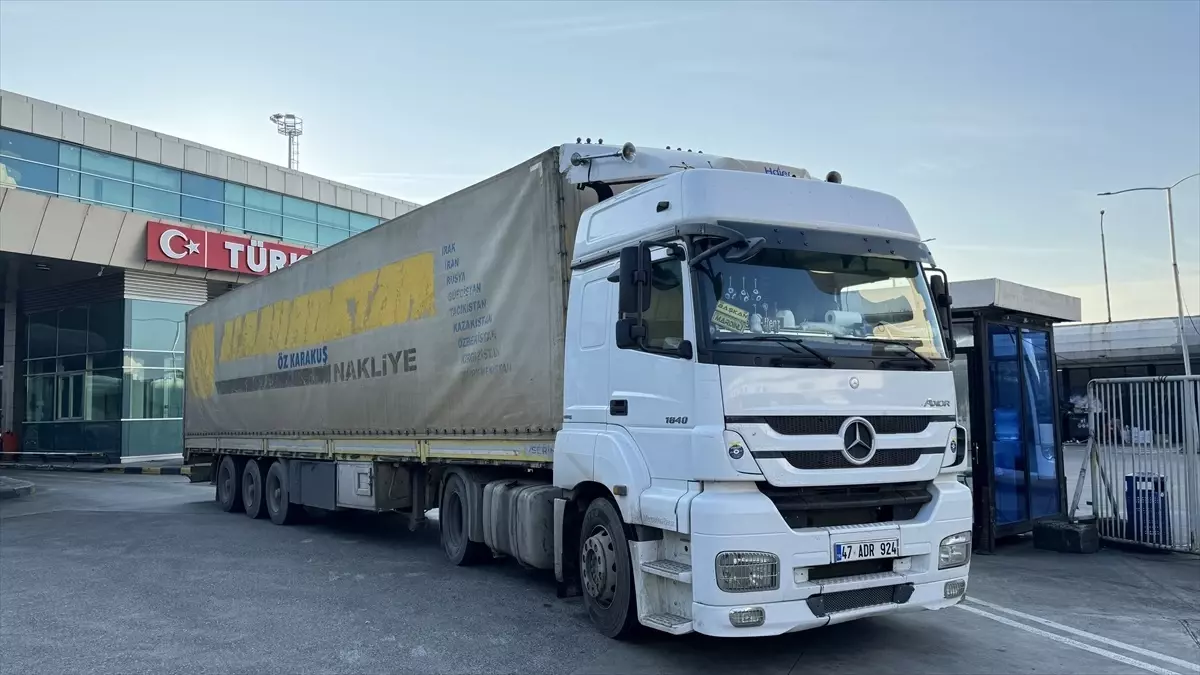 Sarp Sınır Kapısı’nda Rekor Tır Geçişi